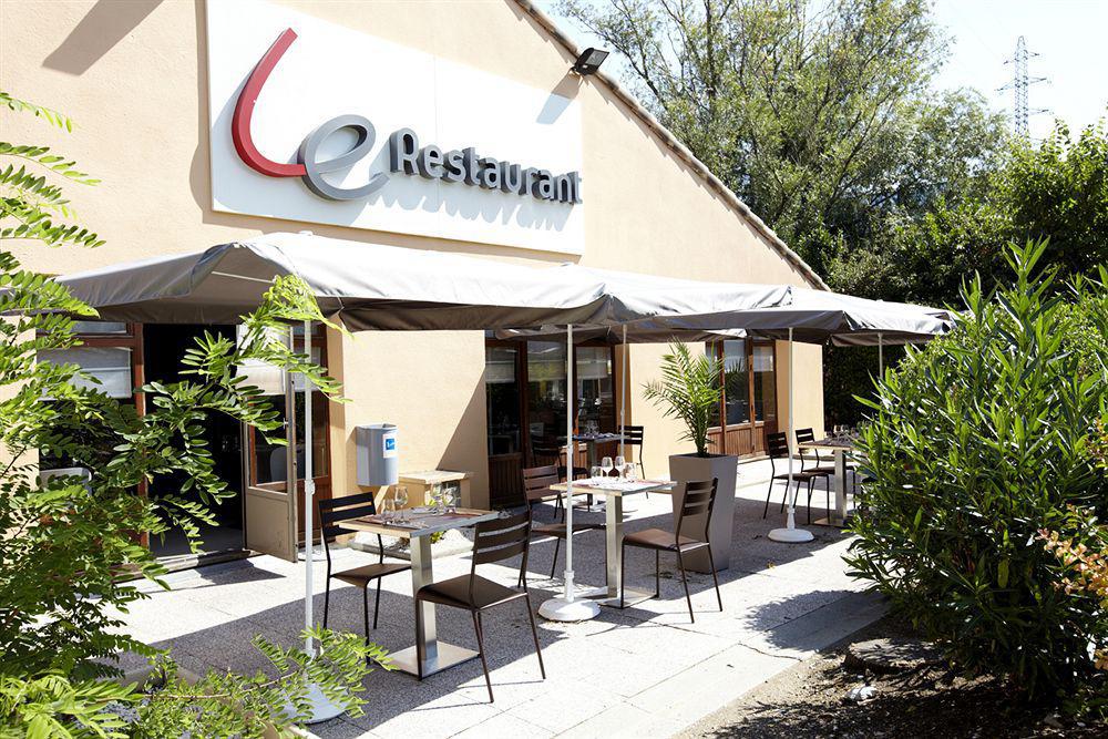 Campanile Pontarlier Hotel Étterem fotó